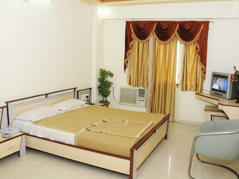 Hotel Neelkanth Paradise Ahmadabad Zewnętrze zdjęcie