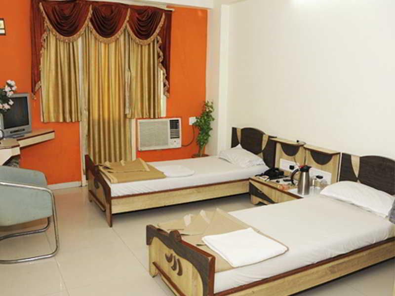Hotel Neelkanth Paradise Ahmadabad Zewnętrze zdjęcie