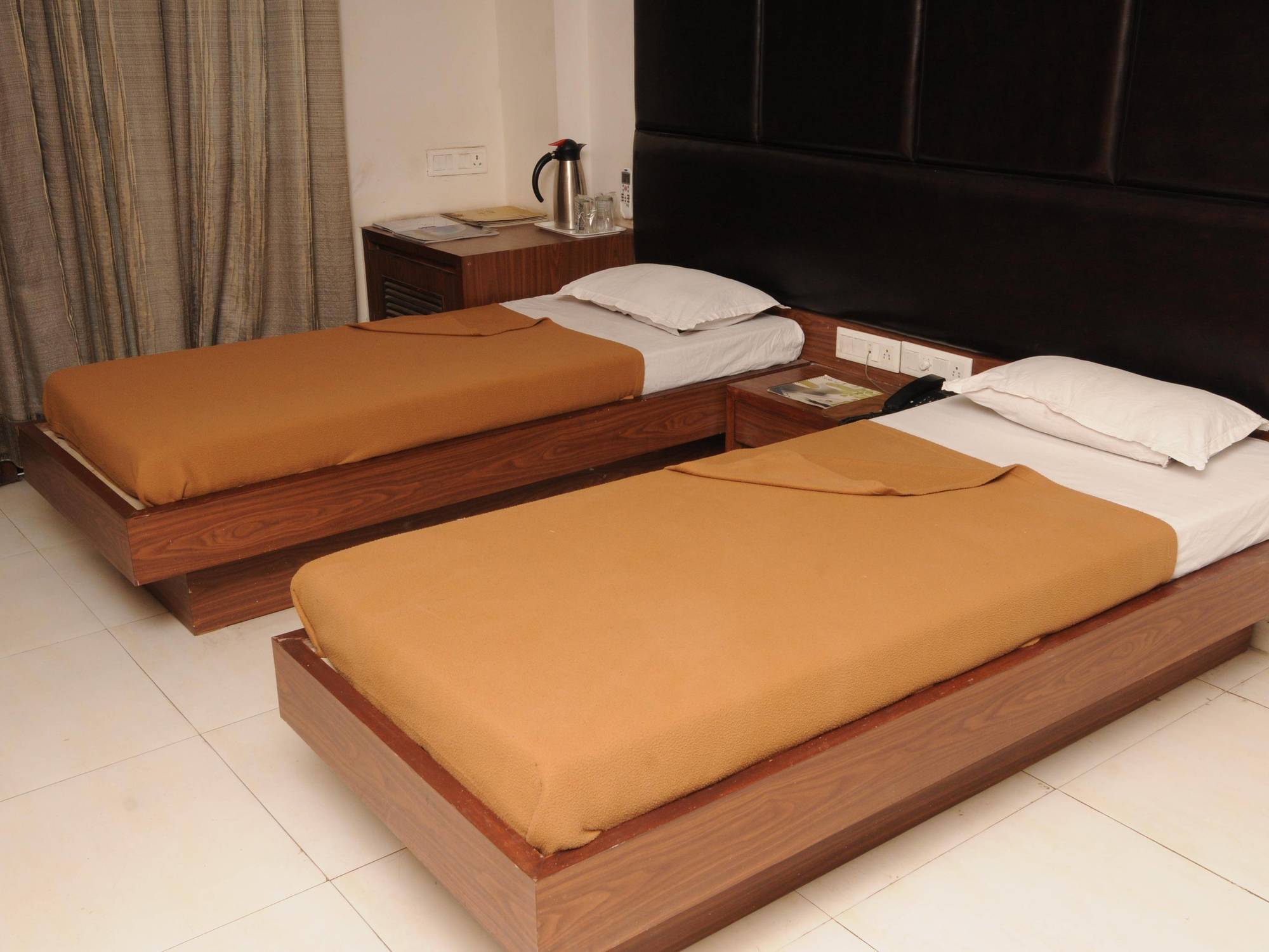 Hotel Neelkanth Paradise Ahmadabad Zewnętrze zdjęcie